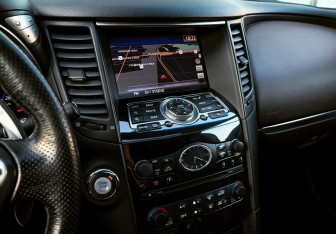 Подержанный автомобиль Infiniti FX 2010 года (10 фото)