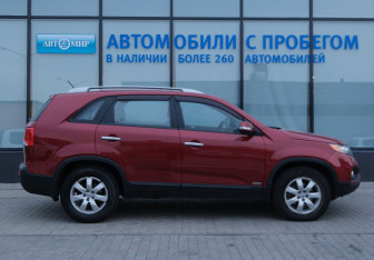 Подержанный автомобиль Kia Sorento 2012 года (6 фото)