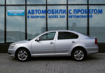 Подержанный автомобиль Skoda Octavia Liftback 2012 года (2 фото)