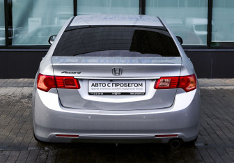 Подержанный автомобиль Honda Accord Sedan 2011 года (4 фото)