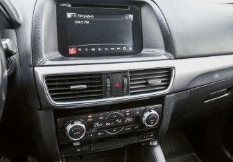 Подержанный автомобиль Mazda CX-5 2015 года (15 фото)