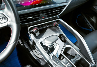 Подержанный автомобиль Geely Tugella 2021 года (9 фото)
