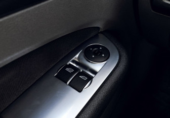 Подержанный автомобиль Ford Focus Hatchback 2011 года (12 фото)