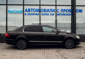 Подержанный автомобиль Skoda Superb Liftback 2013 года (6 фото)