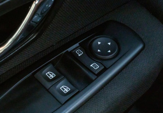 Подержанный автомобиль Renault Megane Hatchback 2013 года (12 фото)