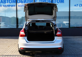 Подержанный автомобиль Ford Focus Hatchback 2011 года (21 фото)