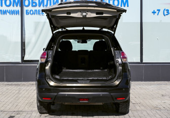 Подержанный автомобиль Nissan X-Trail 2015 года (20 фото)