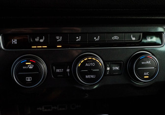 Подержанный автомобиль Volkswagen Tiguan 2018 года (16 фото)