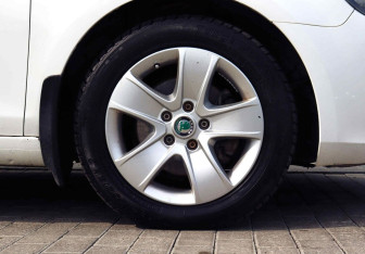 Подержанный автомобиль Volkswagen Golf Hatchback 2012 года (20 фото)