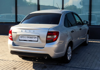 Подержанный автомобиль LADA (ВАЗ) Granta Sedan 2019 года (5 фото)