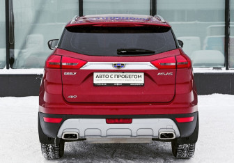Подержанный автомобиль Geely Atlas 2021 года (4 фото)