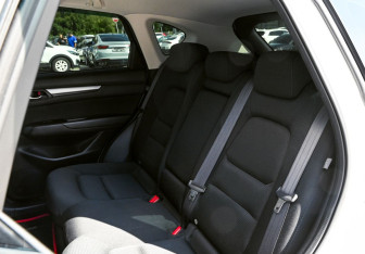 Подержанный автомобиль Mazda CX-5 2021 года (17 фото)