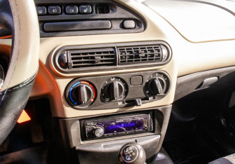 Подержанный автомобиль Chevrolet Niva 2006 года (11 фото)