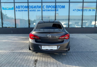 Подержанный автомобиль Opel Astra Hatchback 2013 года (4 фото)