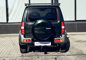 Подержанный автомобиль Suzuki Jimny 1998 года (4 фото)