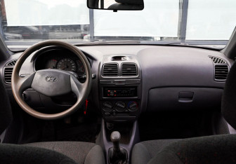 Подержанный автомобиль Hyundai Accent Sedan 2006 года (14 фото)