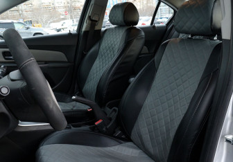 Подержанный автомобиль Chevrolet Cruze Sedan 2013 года (16 фото)