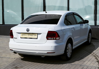 Подержанный автомобиль Volkswagen Polo Sedan 2015 года (5 фото)