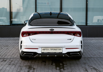 Подержанный автомобиль Kia K5 2020 года (4 фото)