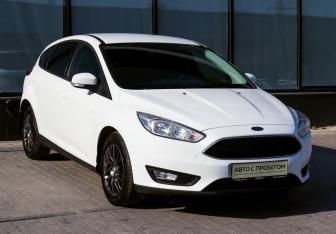 Подержанный автомобиль Ford Focus Hatchback 2016 года (7 фото)