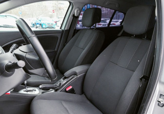 Подержанный автомобиль Renault Megane Hatchback 2012 года (9 фото)