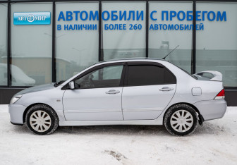 Подержанный автомобиль Mitsubishi Lancer Sedan 2004 года (2 фото)