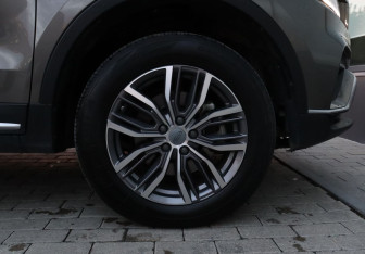 Подержанный автомобиль Geely Atlas Pro 2022 года (22 фото)