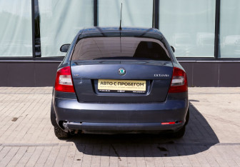 Подержанный автомобиль Skoda Octavia Liftback 2011 года (4 фото)