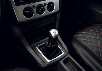 Подержанный автомобиль Ford Focus Sedan 2007 года (10 фото)