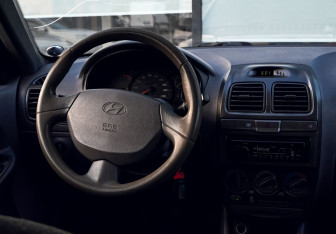 Подержанный автомобиль Hyundai Accent Sedan 2007 года (17 фото)