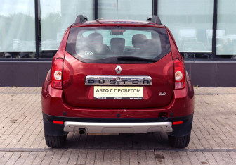 Подержанный автомобиль Renault Duster 2014 года (4 фото)