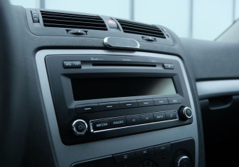 Подержанный автомобиль Skoda Octavia Liftback 2012 года (13 фото)