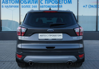 Подержанный автомобиль Ford Kuga 2017 года (4 фото)