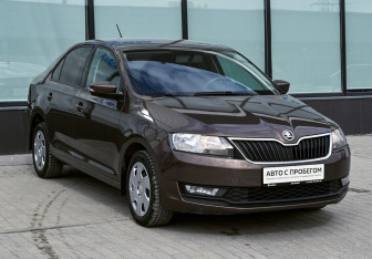 Подержанный автомобиль Skoda Rapid Liftback 2018 года (7 фото)