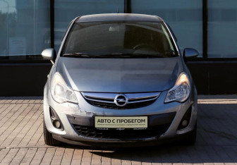Подержанный автомобиль Opel Corsa 2011 года (8 фото)