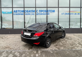 Подержанный автомобиль Hyundai Solaris Sedan 2014 года (5 фото)