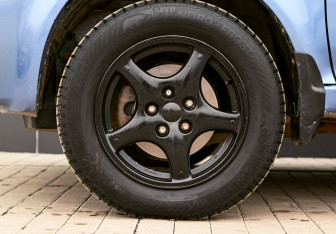 Подержанный автомобиль Honda HR-V 2002 года (19 фото)
