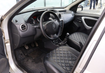 Подержанный автомобиль Renault Duster 2012 года (9 фото)