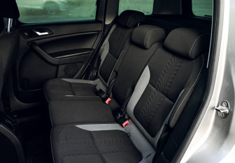 Подержанный автомобиль Skoda Yeti 2017 года (20 фото)