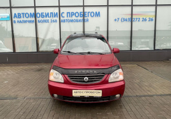 Подержанный автомобиль Kia X-Trek 2004 года (8 фото)