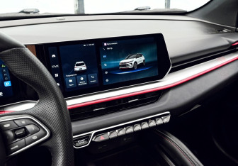 Подержанный автомобиль Geely Coolray 2023 года (9 фото)