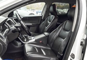 Подержанный автомобиль Volvo XC60 2014 года (17 фото)
