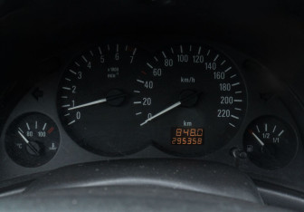 Подержанный автомобиль Opel Corsa 2000 года (13 фото)