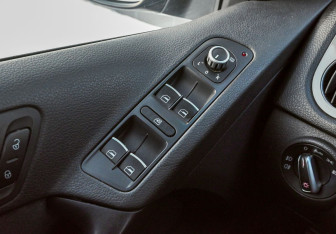 Подержанный автомобиль Volkswagen Tiguan 2016 года (14 фото)