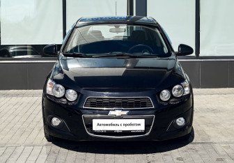 Подержанный автомобиль Chevrolet Aveo Hatchback 2014 года (8 фото)