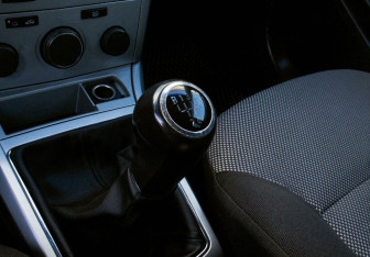 Подержанный автомобиль Opel Astra Hatchback 2010 года (10 фото)