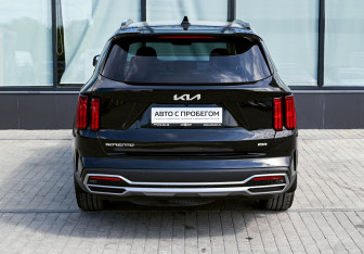 Подержанный автомобиль Kia Sorento 2023 года (4 фото)