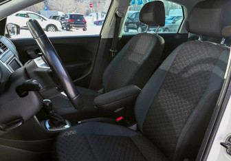 Подержанный автомобиль Volkswagen Polo Sedan 2019 года (9 фото)