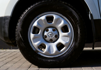 Подержанный автомобиль Renault Duster 2014 года (19 фото)
