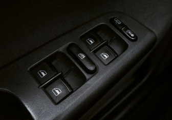 Подержанный автомобиль Skoda Octavia Liftback 2006 года (12 фото)